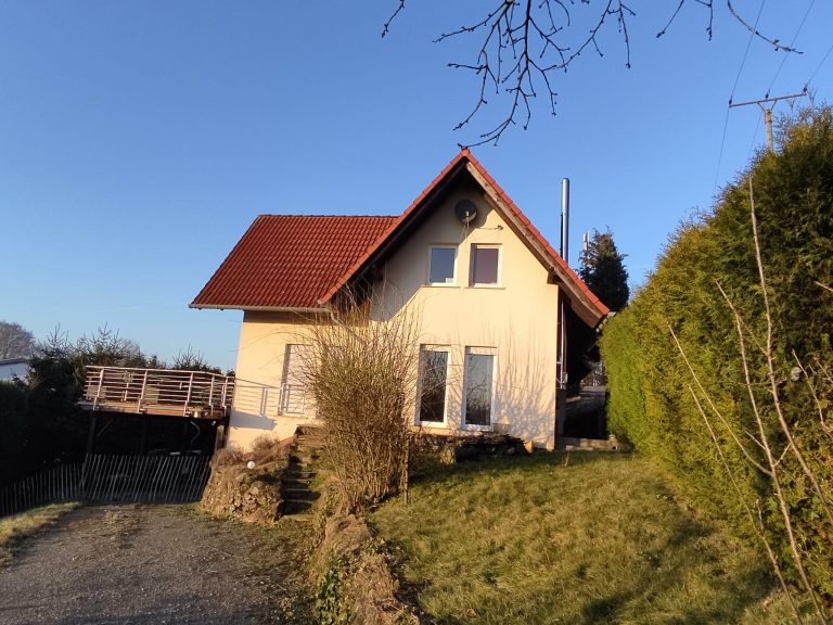 Haus vermietet. 650,00 € + NK 75,00 €