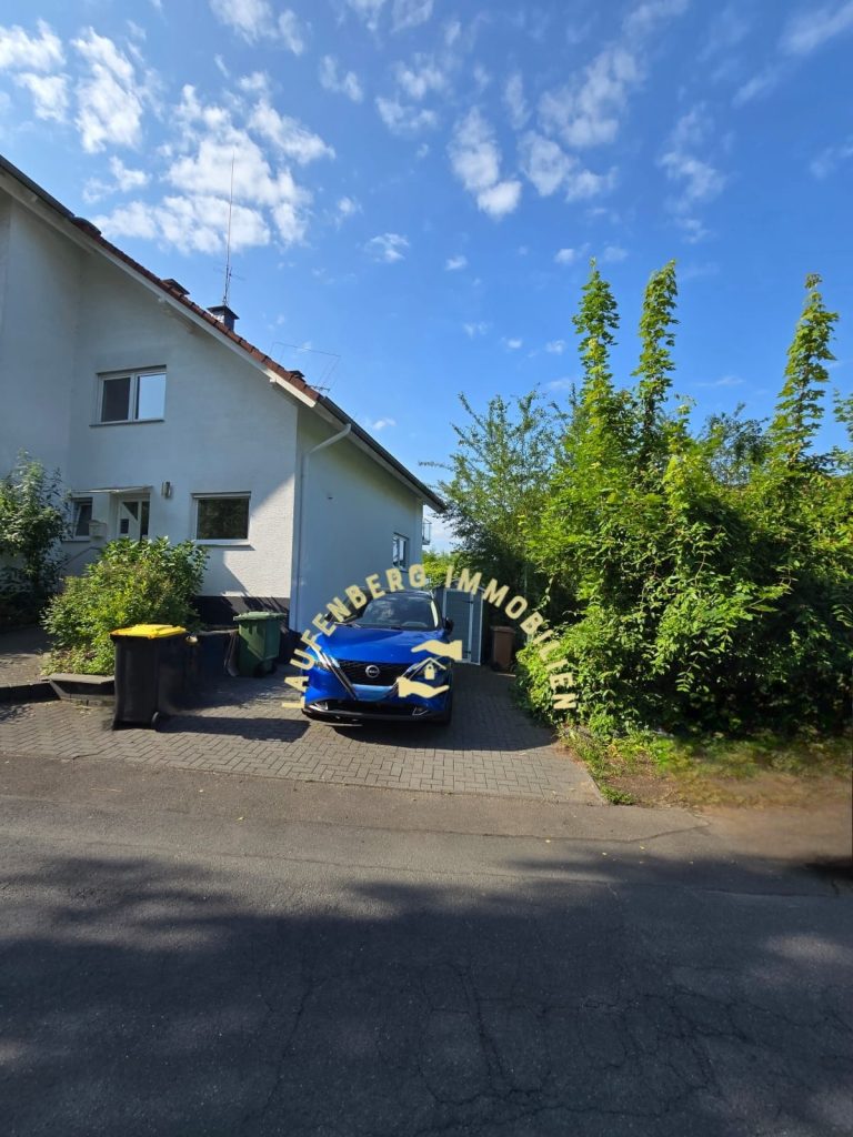 1.200 € KM / Geräumige Doppelhaushälfte mit unverbaubarer Weitsicht in idyllischer Höhenlage von Eitorf-Stein